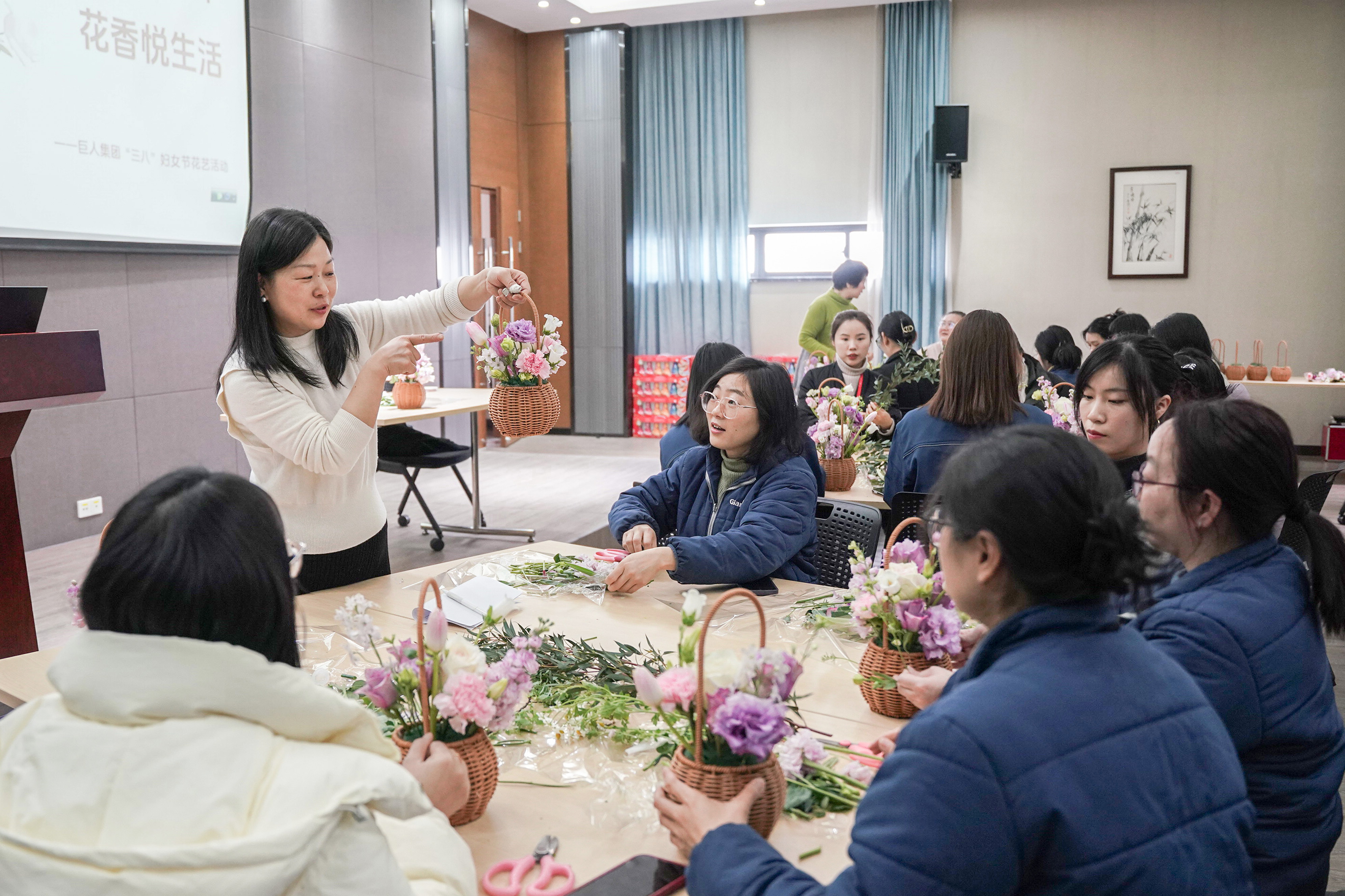 巾幗呈英姿 三春綻繁花——巨人集團(tuán)婦女節(jié)活動